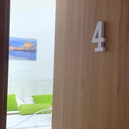 Richard לינה וארוחת בוקר 3*