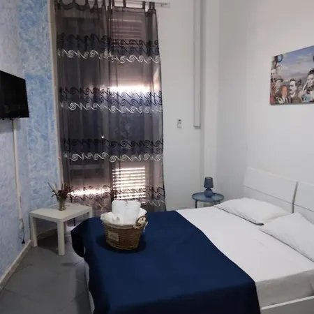 Richard לינה וארוחת בוקר 3*